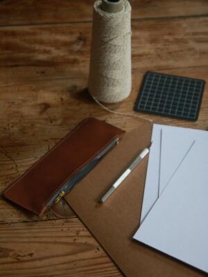 plumier d'écolier Maison Polin cuir accessoire maroquinerie fait main France artisanal trousse stylos minimaliste